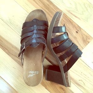 Chunky strappy danskos